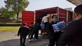 人大代表齊助力，抗“疫”一線勇?lián)?dāng)